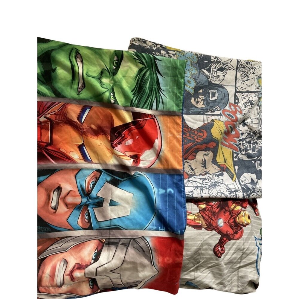 Marvel Avengers Bedding Set Twin/Full Size Reversible Comforter & Pillowcases Ca